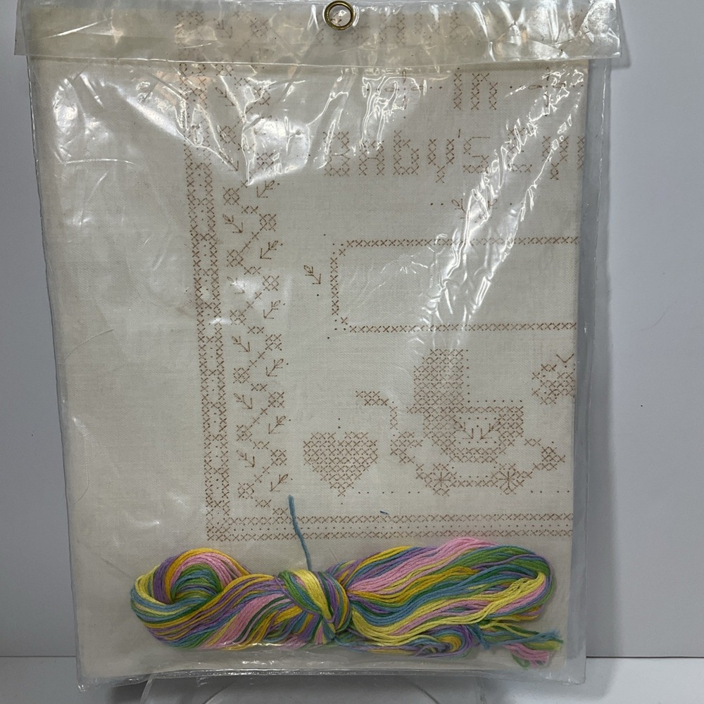 Current Hearts N Flowers Cross Stitch Kit 7154-9 Baby Birth 11" x 14" 1983 VTG - Picture 5 of 5